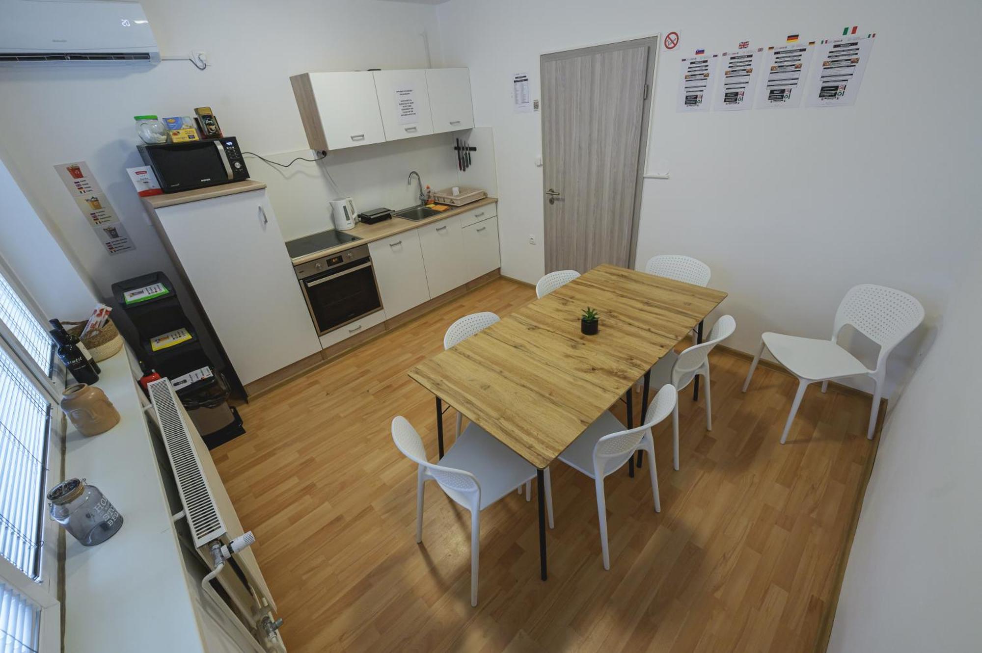 Do Avta Rooms Lublaň Exteriér fotografie